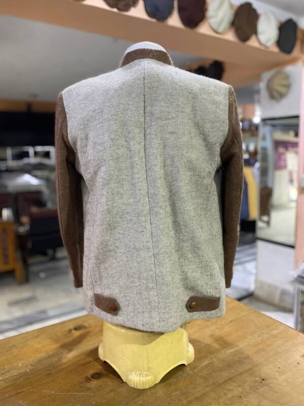 Woolen Kortai